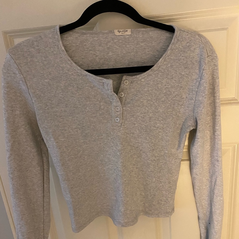 Brandy Melville grey long sleeve shirt
